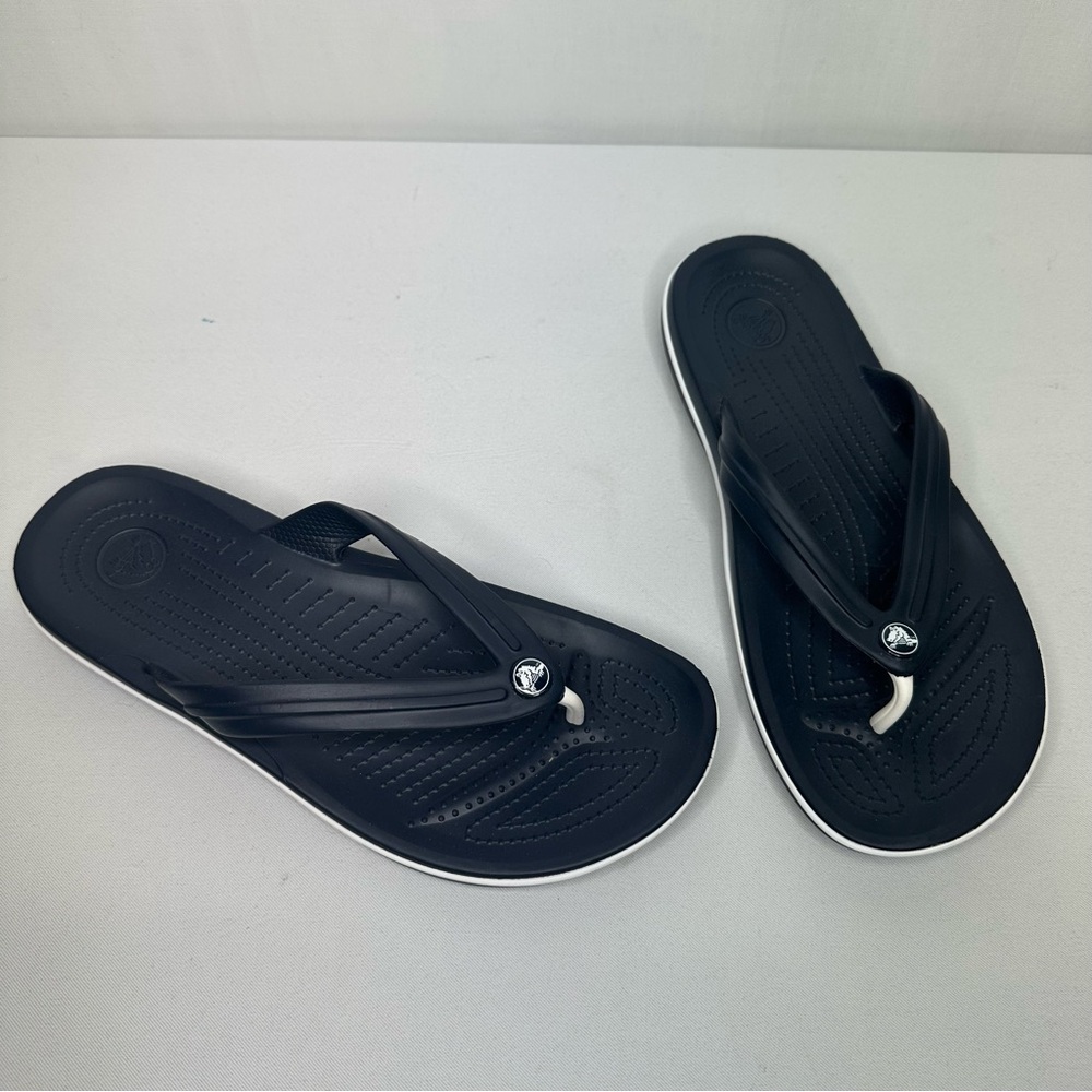NWOT CROCS 🧶 Navy blue & White Flip Flops Sz M 9  W11